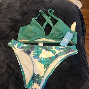 NEVER WORN Cupshe crisscross bikini (size M) with palm details